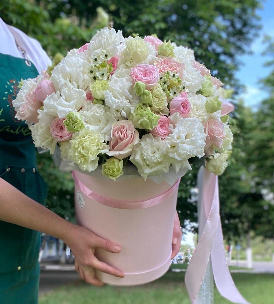 Розовое кружево