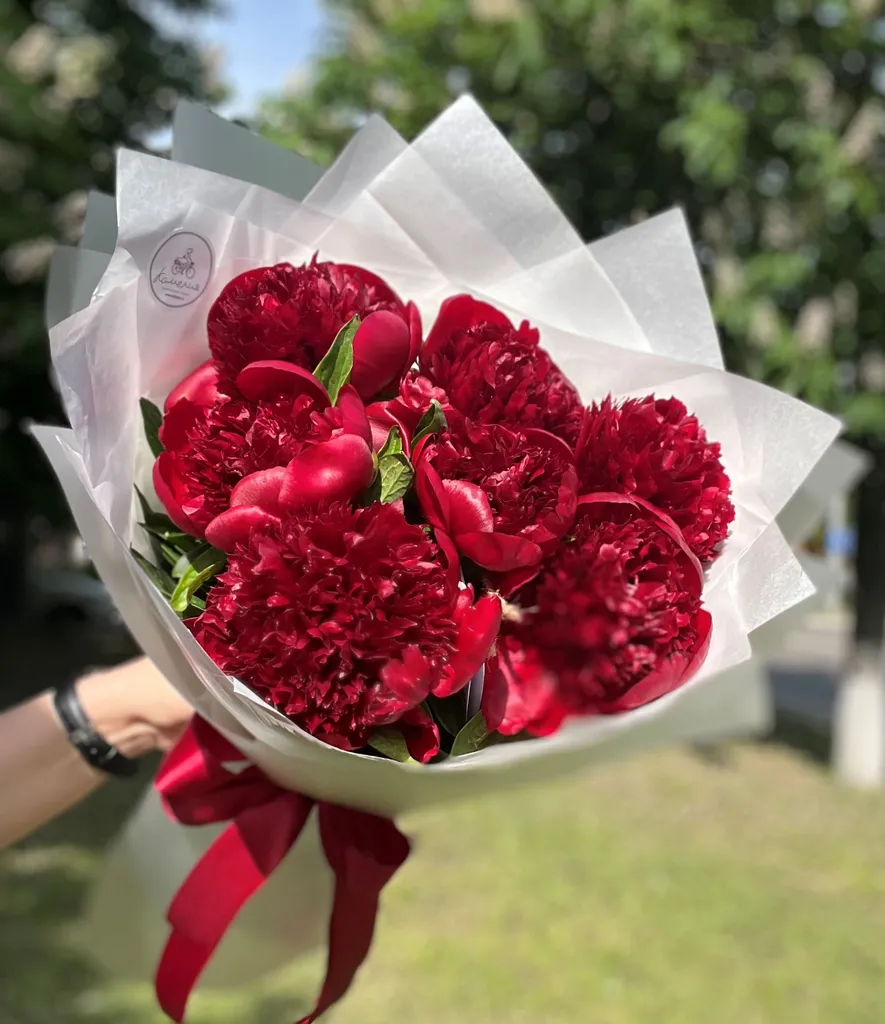 Букет из пионов
