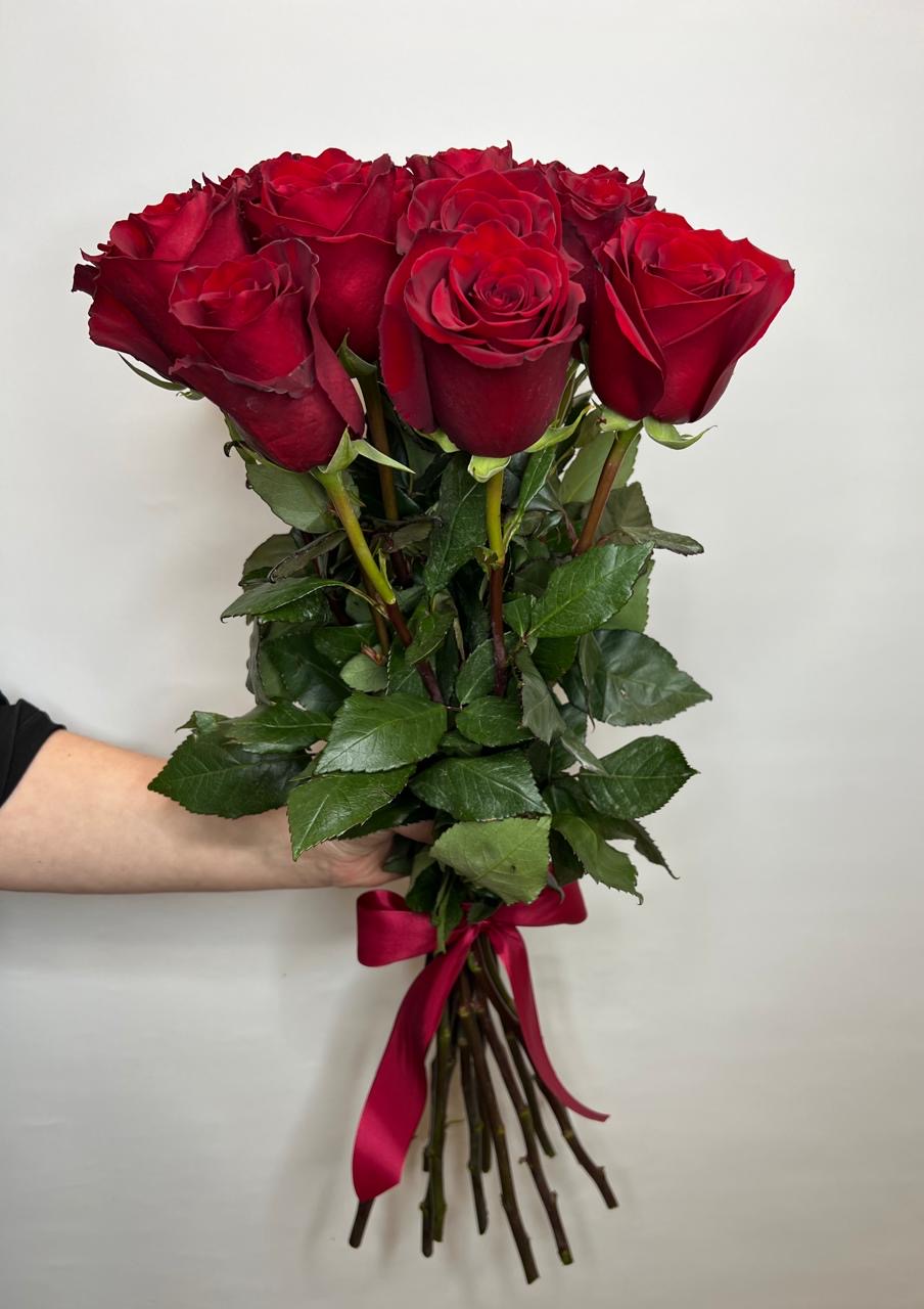 15 импортных роз "Эксплоер" 70 см.